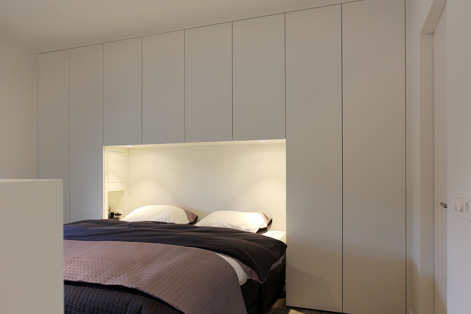 Woonhuis in Groenlo, Leonardus interieurarchitect Leonardus interieurarchitect Modern Bedroom