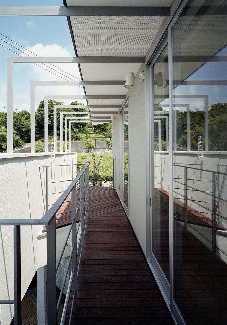 Vector（ベクトル）, 和泉屋勘兵衛建築デザイン室 和泉屋勘兵衛建築デザイン室 Modern balcony, veranda & terrace