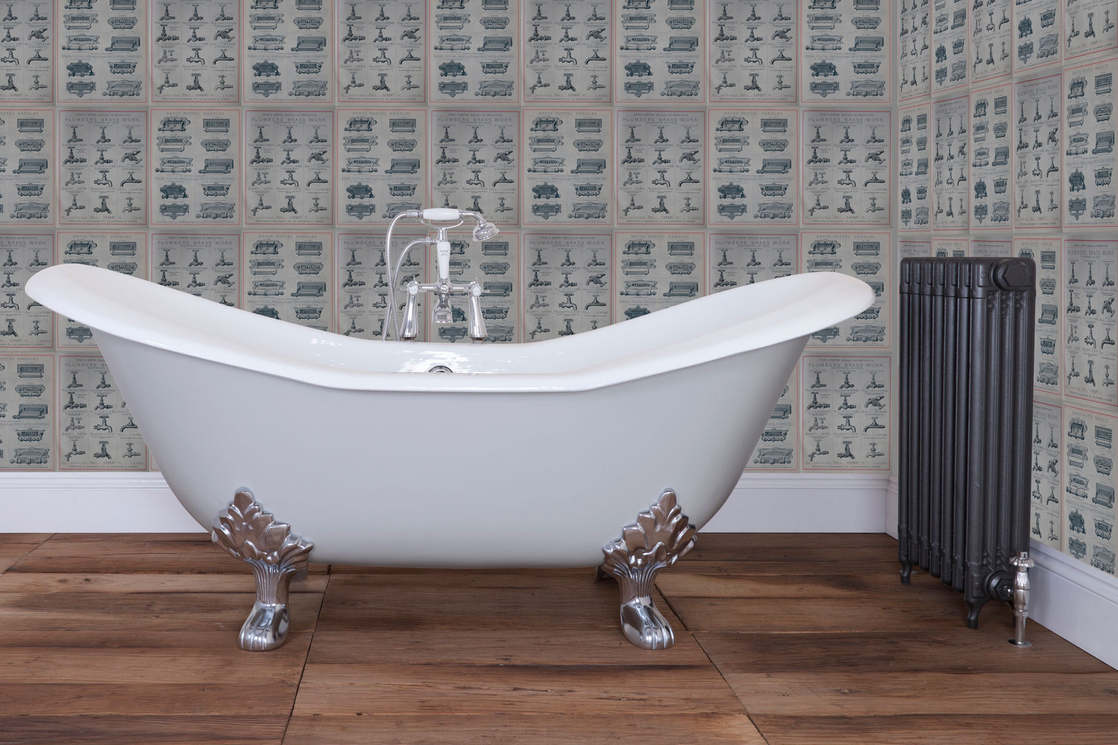 Cast Iron Banburgh Large Bath from the UKAA Bathroom Range UKAA | UK Architectural Antiques Casas de banho clássicas Banheiras e duches