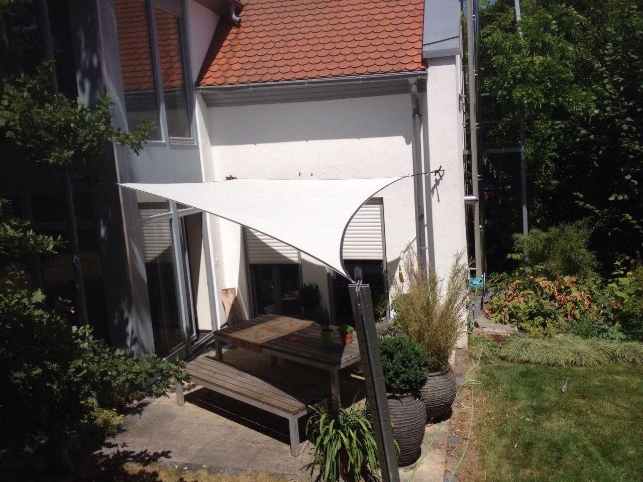 Sonnensegel - Sonnenschutz der Extraklasse, derraumhoch3 derraumhoch3 Balcon, Veranda & Terrasse modernes Accessoires & décorations