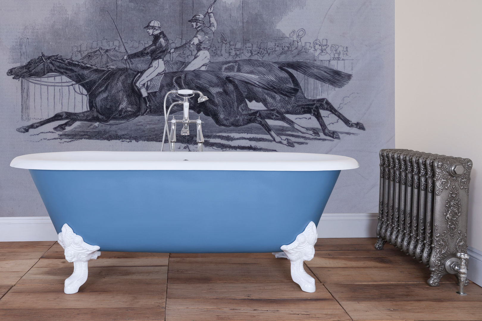Cartmel Double Ended Roll Top Cast Iron Bath from the UKAA Bathroom Range UKAA | UK Architectural Antiques クラシックスタイルの お風呂・バスルーム バスタブ＆シャワー