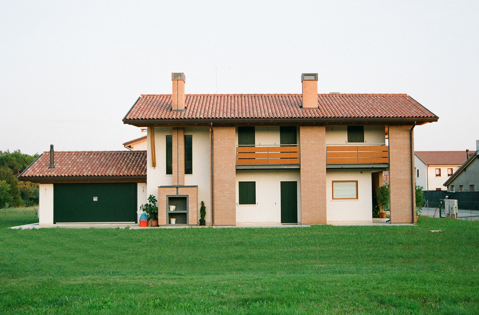 Casa GT, Studio architetto Mauro Gastaldo Studio architetto Mauro Gastaldo Moderne huizen