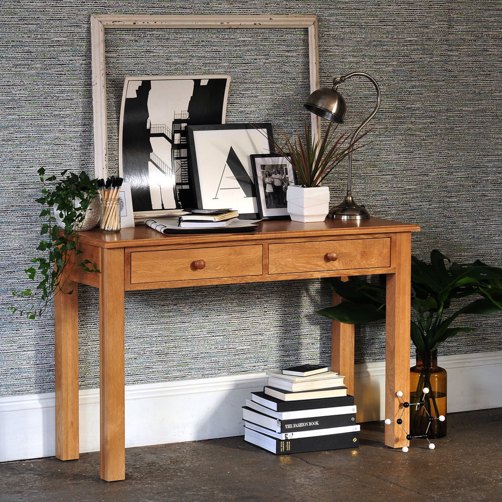 Appleby Oak Wide Laptop Desk The Cotswold Company Wiejski salon Stoliki