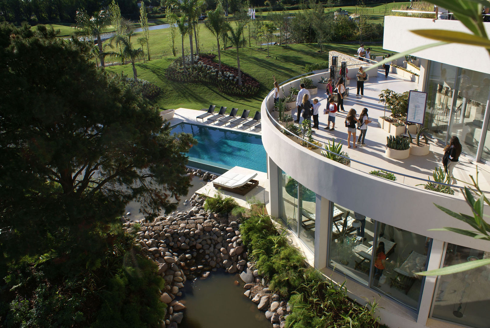 La casa que canta, VACCAREZZA Y TENESINI S.A. VACCAREZZA Y TENESINI S.A. Modern houses