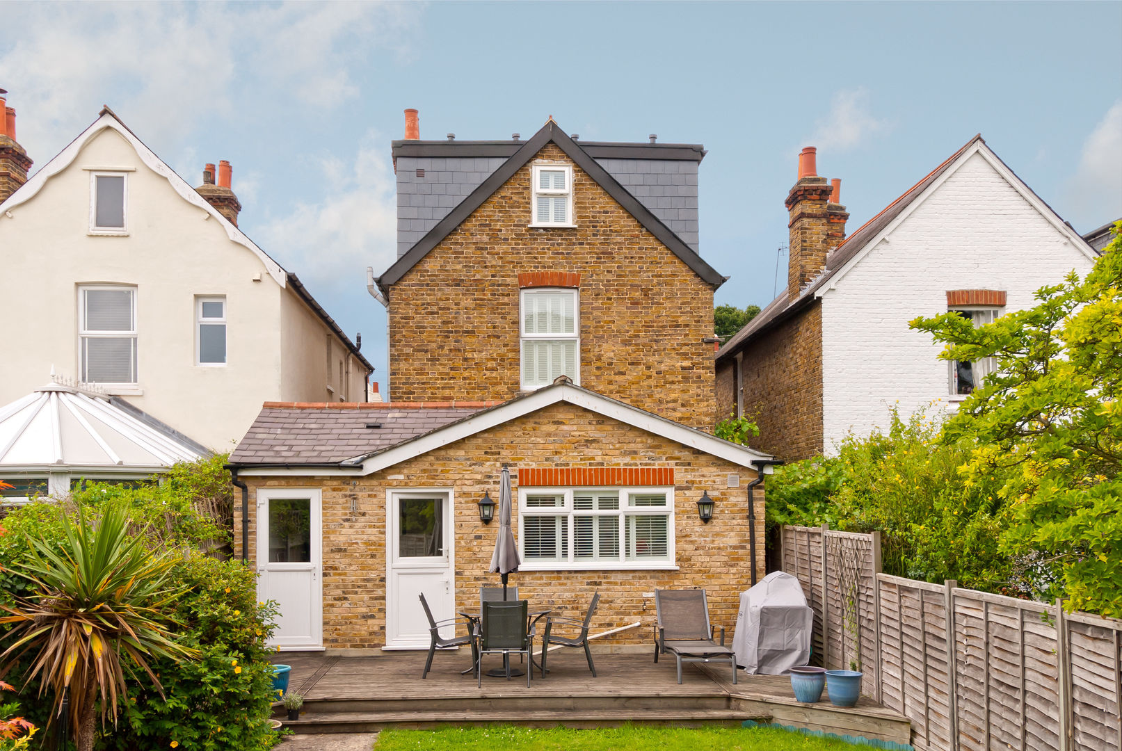 Modern double side dormer A1 Lofts and Extensions Nowoczesne domy