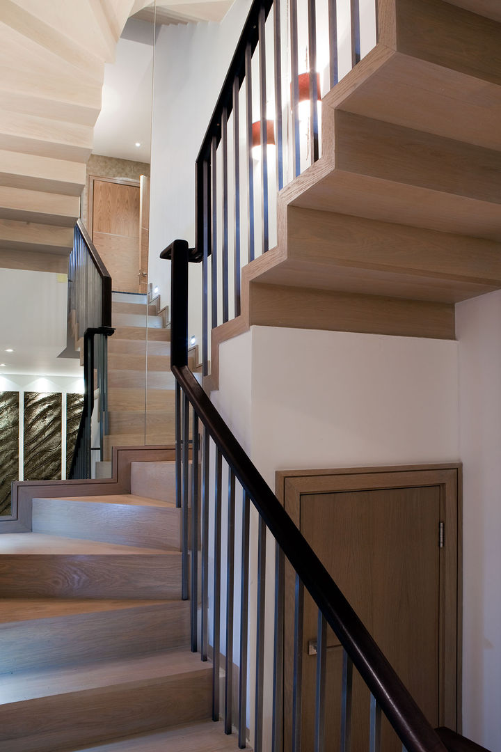 Staircase RBD Architecture & Interiors Modern corridor, hallway & stairs