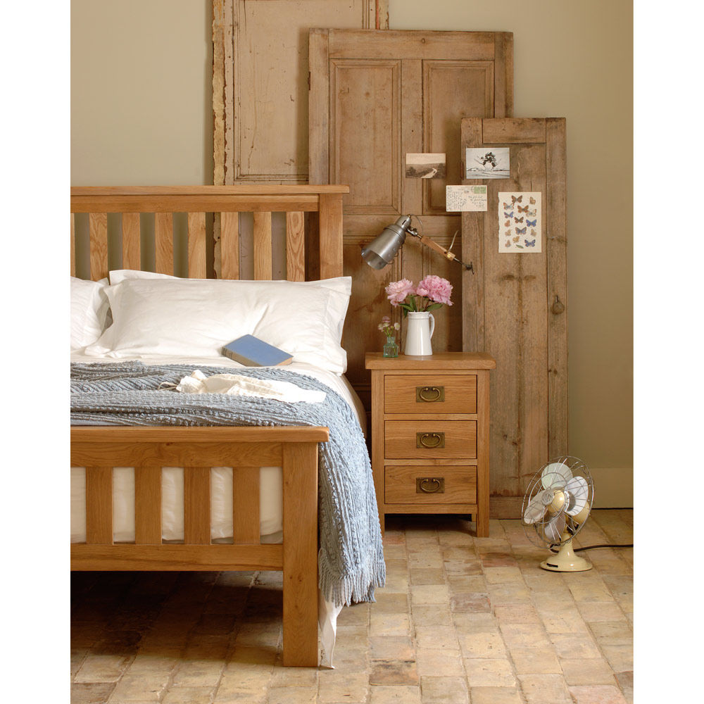 Lyon Petite Oak 4ft6 Double Bed The Cotswold Company Country style bedroom
