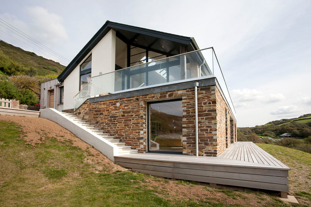 Grey Roofs, Crackington Haven, Cornwall homify Nhà