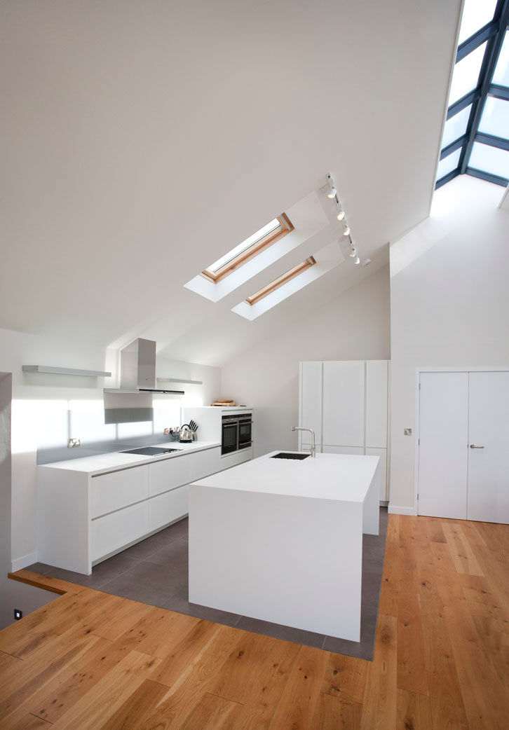 Grey Roofs, Crackington Haven, Cornwall homify Modern style kitchen