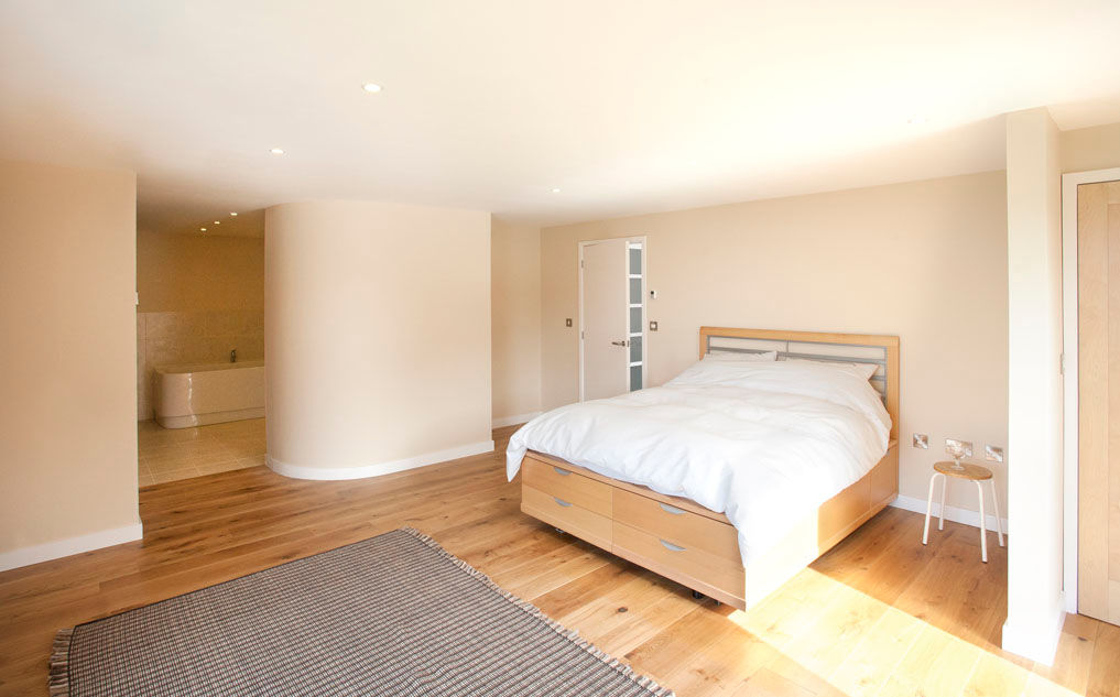 Grey Roofs, Crackington Haven, Cornwall homify Bedroom