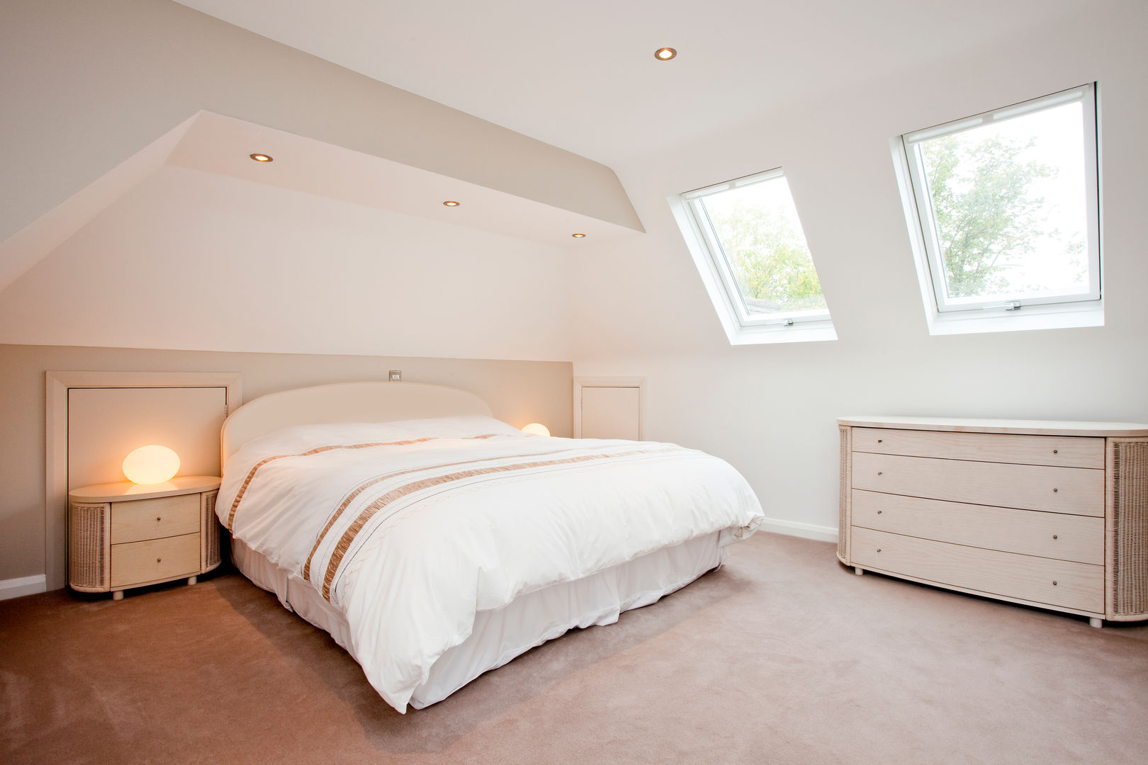Wimbledon Loft Conversion , A1 Lofts and Extensions A1 Lofts and Extensions Country style bedroom Lighting
