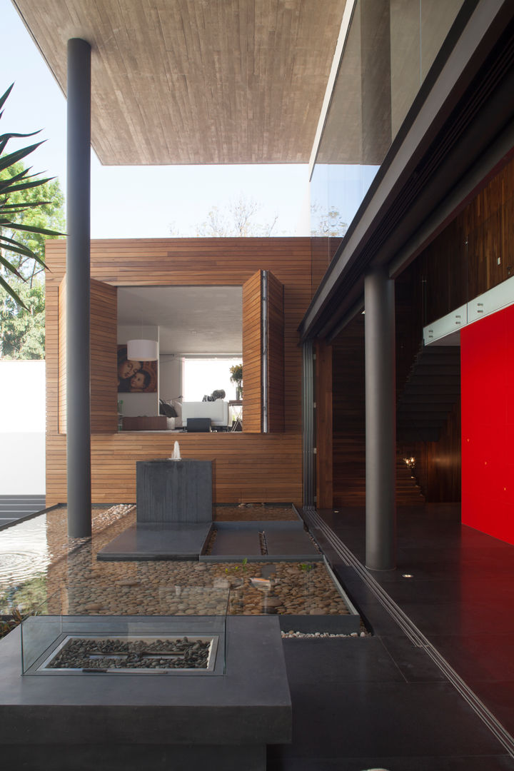 Casa Rinconada., Echauri Morales Arquitectos Echauri Morales Arquitectos بلكونة أو شرفة