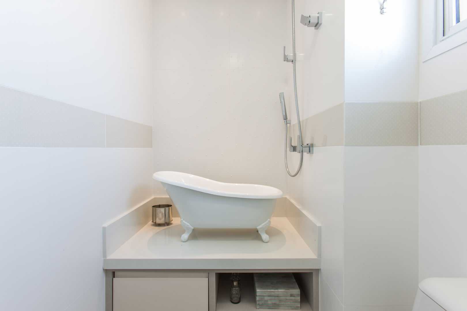 MAISON VITORIA, Barbara Dundes | ARQ + DESIGN Barbara Dundes | ARQ + DESIGN Modern style bathrooms