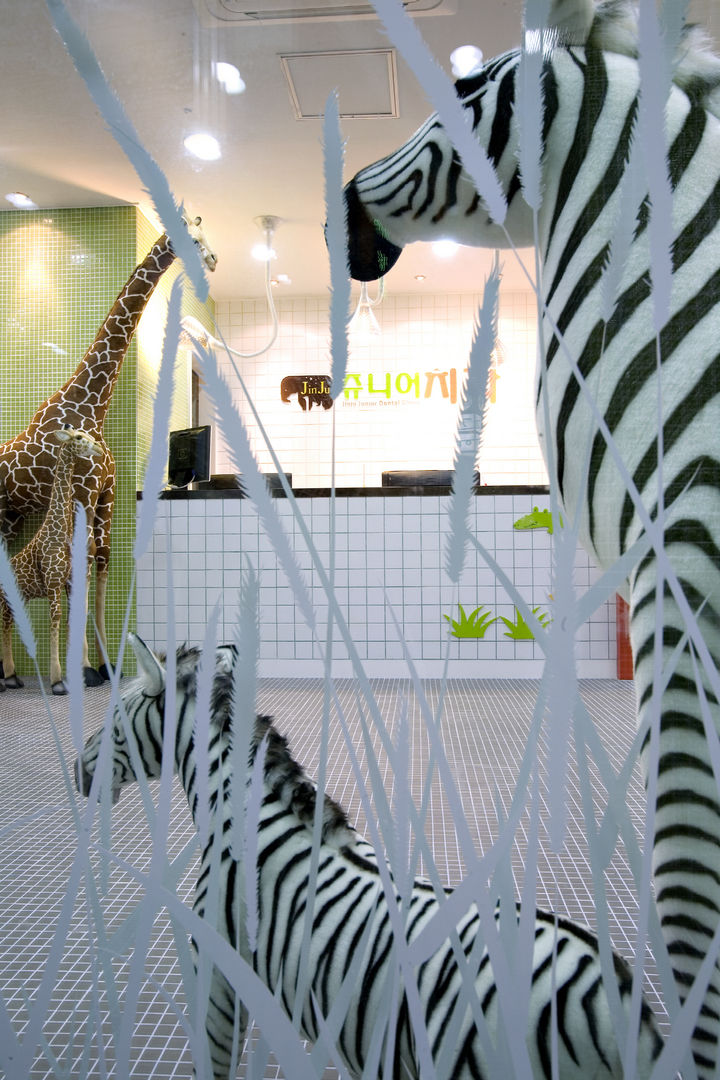 JinJu Junior Dental Clinic, (주)유이디자인 (주)유이디자인 Commercial spaces Hospitals