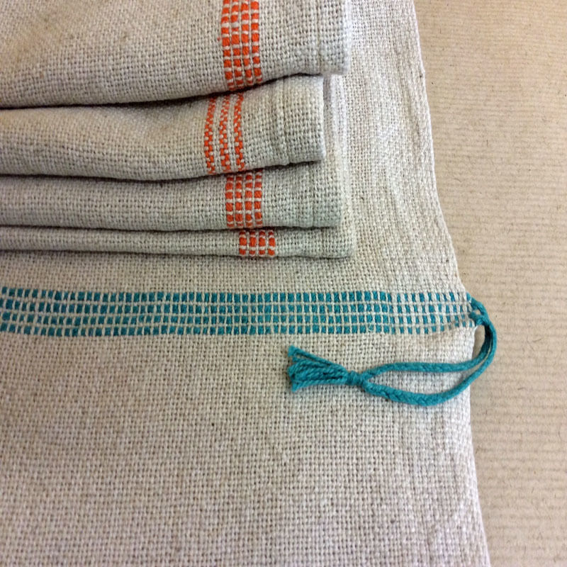 Hand Woven Linen Napkins or Placemats homify Modern dining room Accessories & decoration