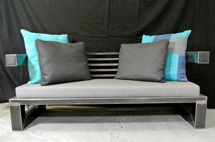 homify Industriële woonkamers Sofa's & fauteuils