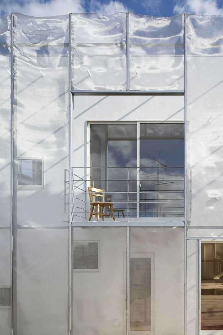 MoyaMoya, studio PHENOMENON studio PHENOMENON Balcones y terrazas modernos: Ideas, imágenes y decoración