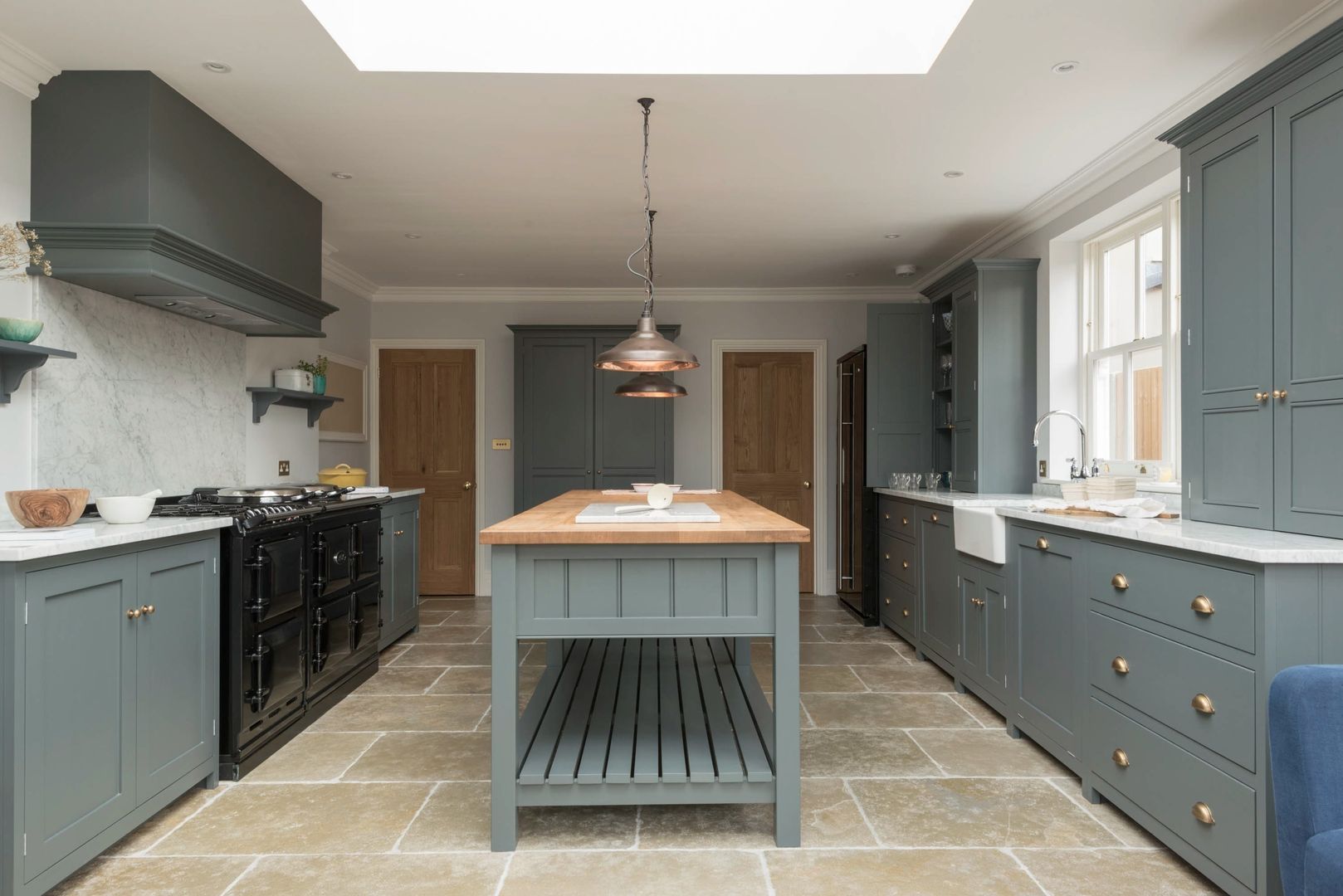 The Hampton Court Kitchen Floors of Stone Ltd Cocinas rurales