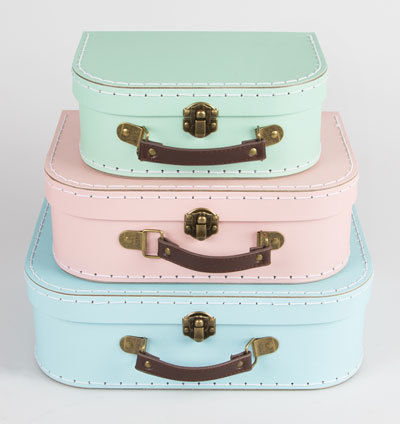 Set of 3 Pastel Retro Suitcases ihearthomes غرفة نوم ديكورات واكسسوارات