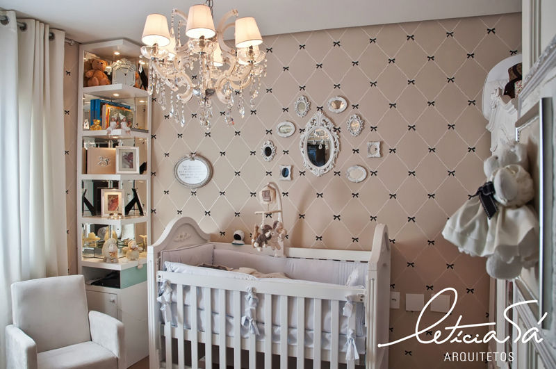 Quarto Bebê Chanel, Leticia Sá Arquitetos Leticia Sá Arquitetos Dormitorios infantiles clásicos