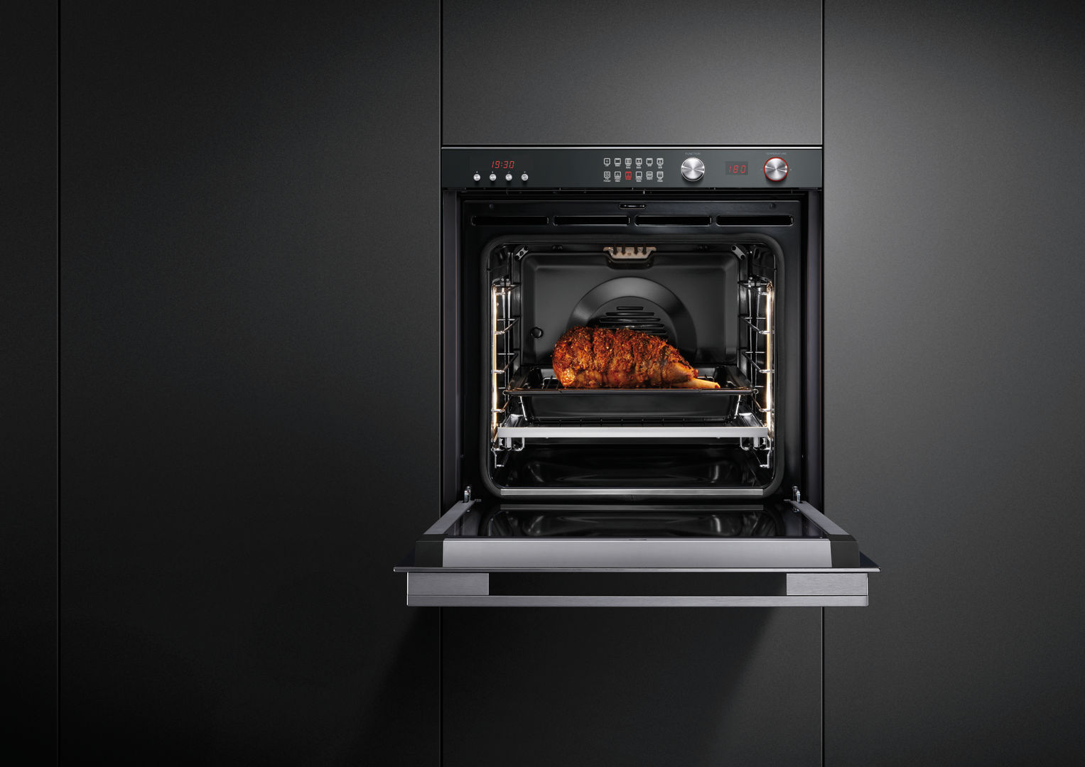 Large 77L multi-function pyro oven Fisher Paykel Appliances Ltd Modern style kitchen Accessories & textiles