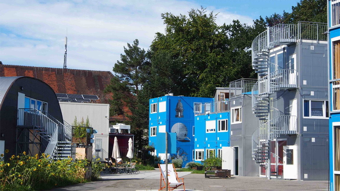 Container Uni – So viel Garage war nie!, quartier vier Architekten Landschaftsarchitekten quartier vier Architekten Landschaftsarchitekten Espaços comerciais Escolas