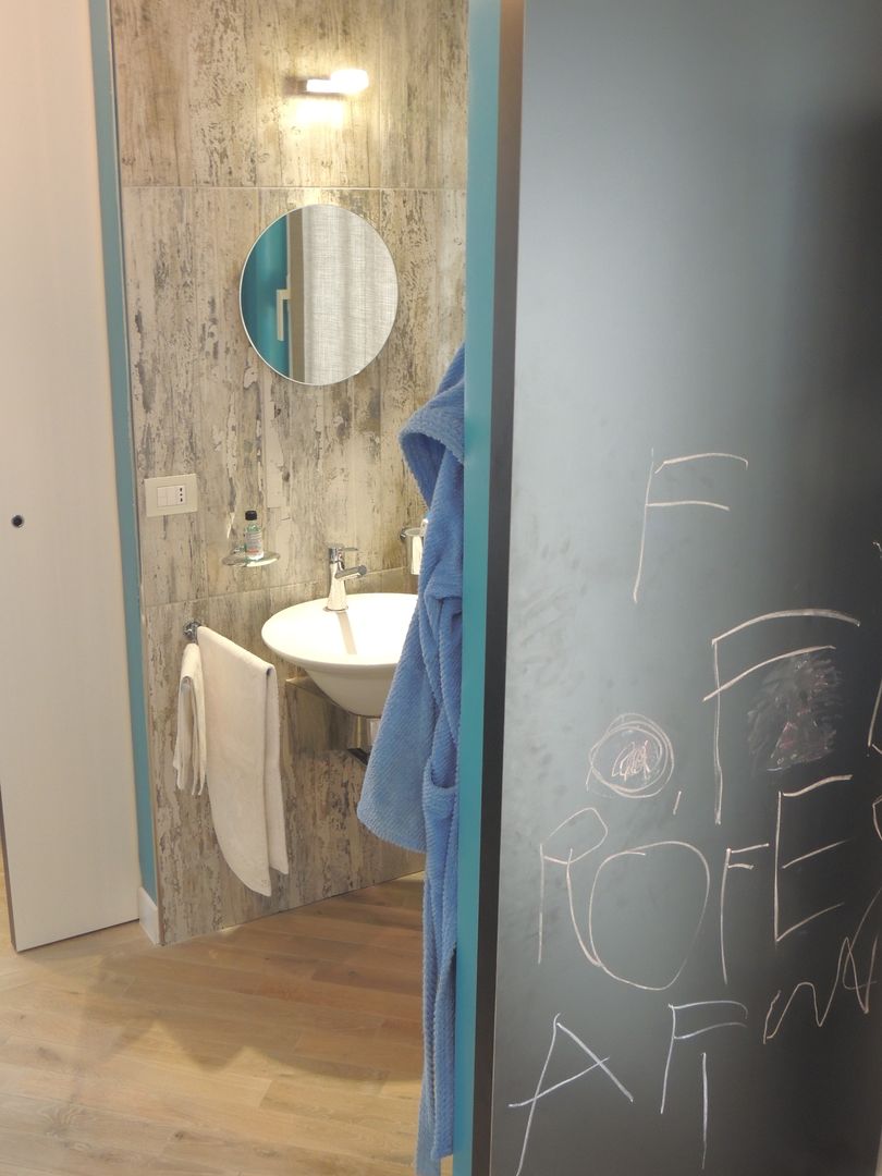 Appartamento per le vacanze, Nadia Moretti Nadia Moretti Modern style bathrooms Toilets