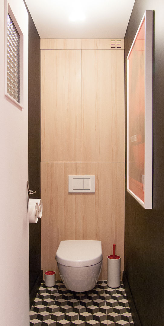 Toilettes Antoine Chatiliez Salle de bain moderne barber & osgerby,authentics,carreaux ciment,niche,placard intégré,wc suspendu