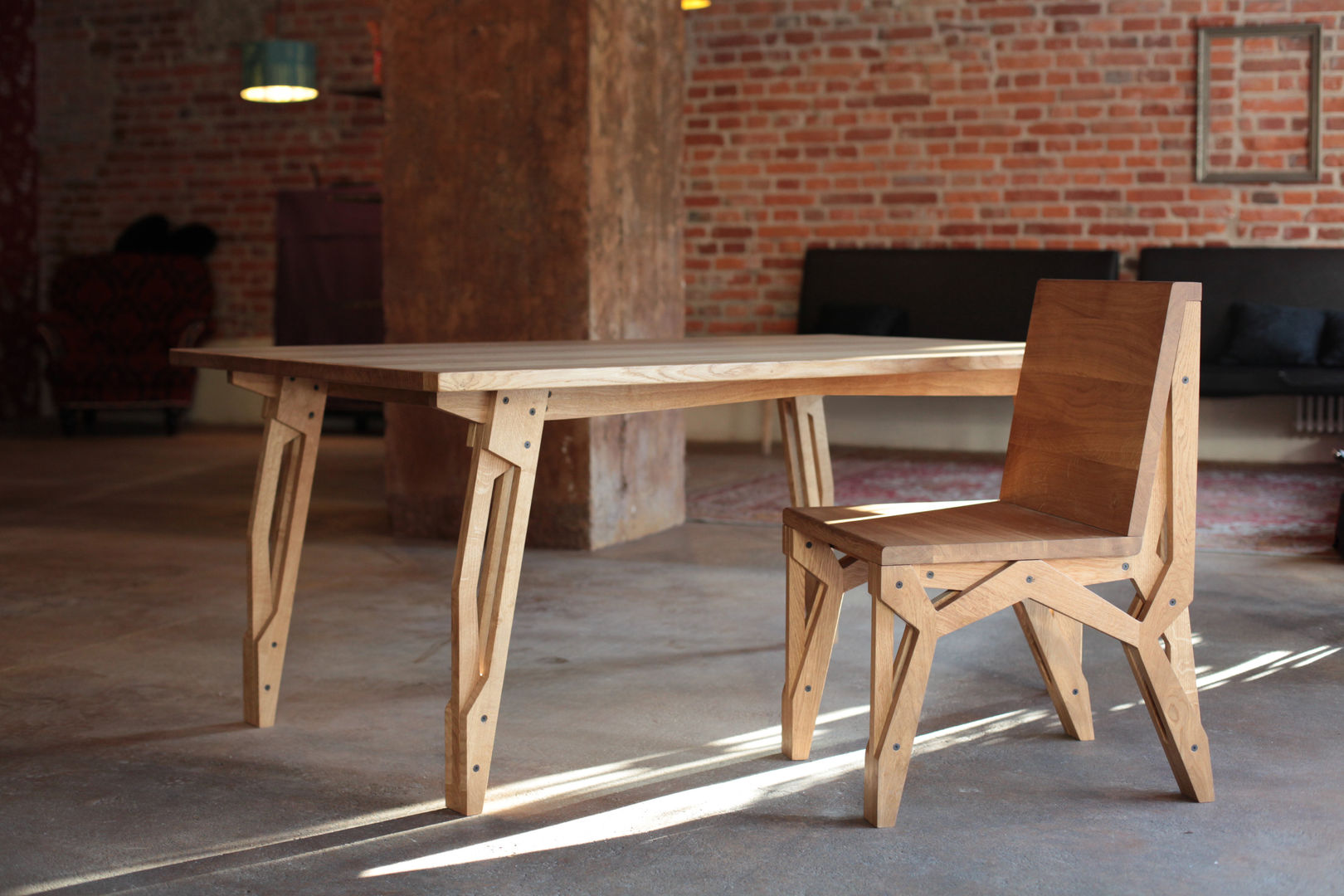 RIG CHAIR ROARHIDE Industrial designs غرفة السفرة Chairs & benches