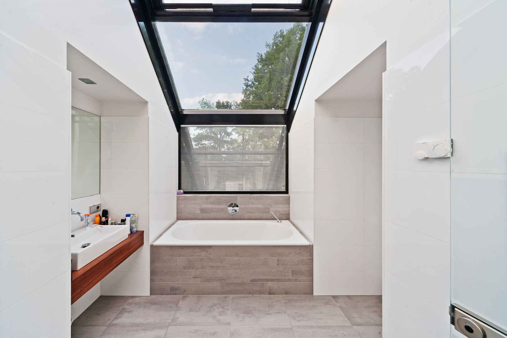 homify Salle de bain moderne