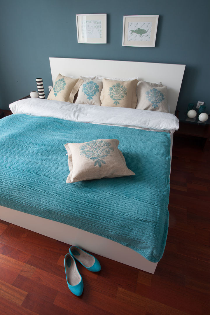 FOLK- poduszki z lnu, MAQUDESIGN MAQUDESIGN Rustic style bedroom Textiles