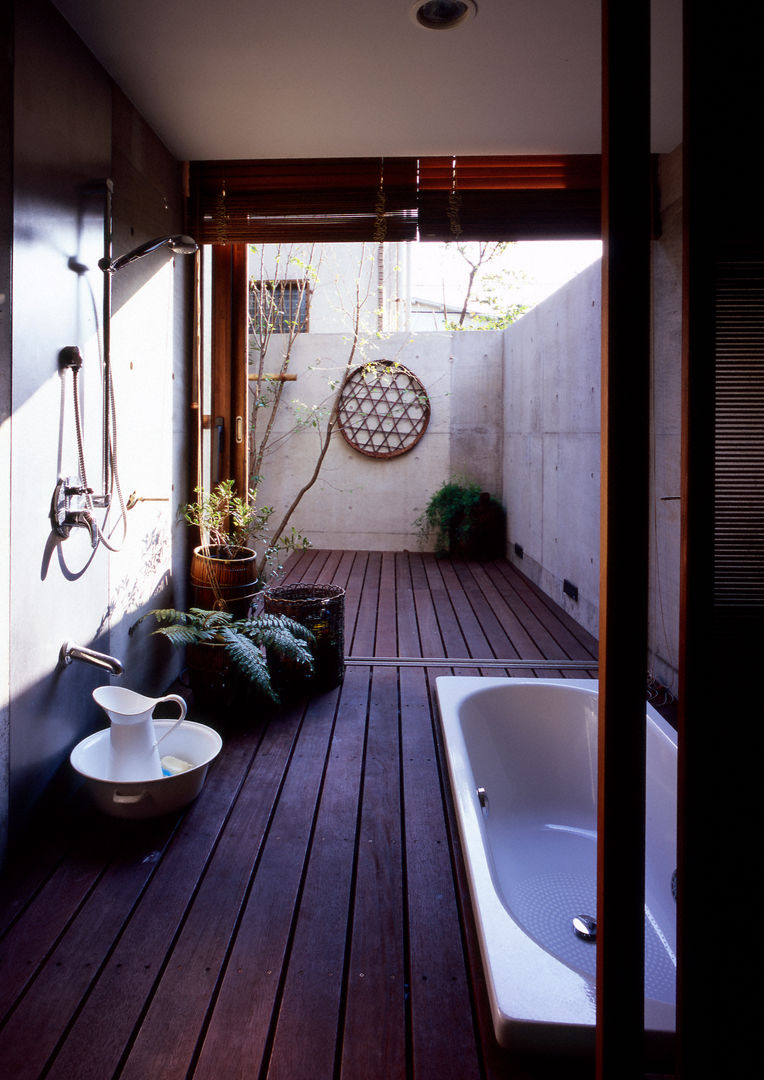 世田谷・桜の住宅, 井上洋介建築研究所 井上洋介建築研究所 Modern Banyo