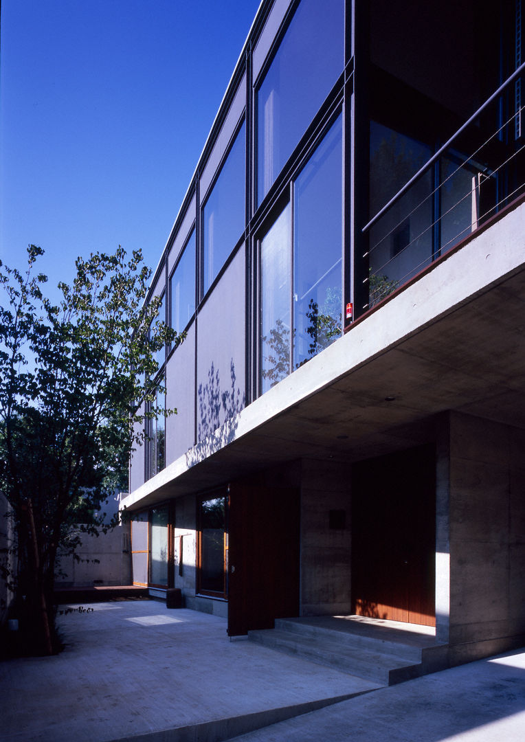 世田谷・桜の住宅, 井上洋介建築研究所 井上洋介建築研究所 Modern home