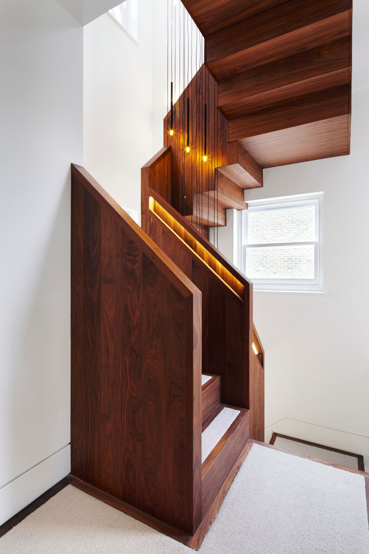 Stairwell lighting Fraher and Findlay ห้องโถงทางเดินและบันไดสมัยใหม่ ไฟทางเดิน