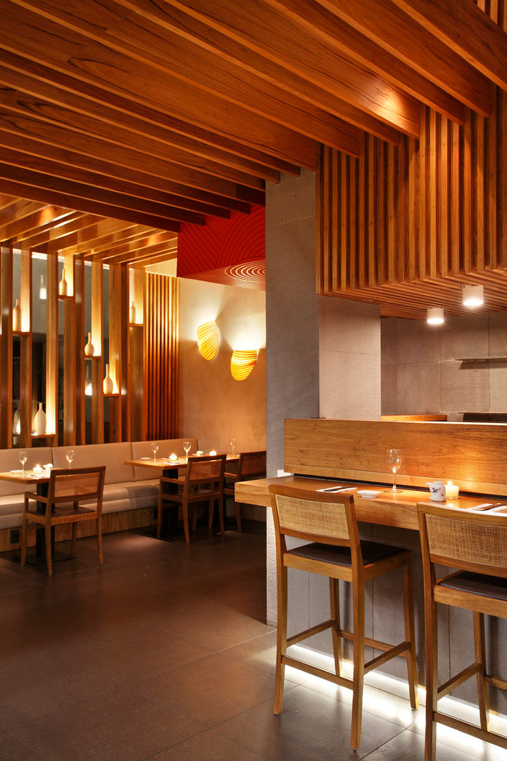 Restaurante Kotobuki, Ivan Rezende Arquitetura Ivan Rezende Arquitetura 상업공간 레스토랑