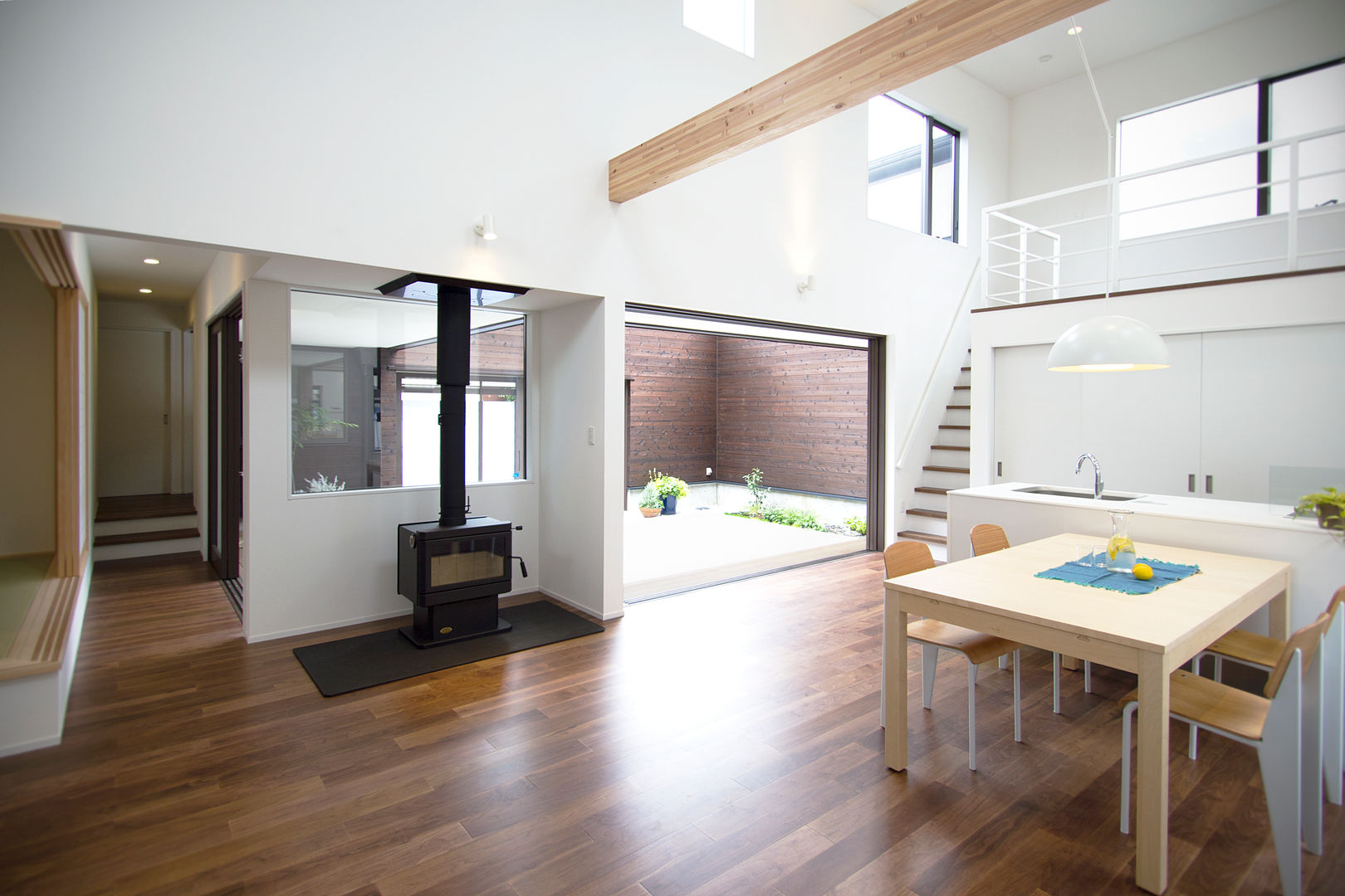 House in Fukuchiyama, arakawa Architects & Associates arakawa Architects & Associates Living room