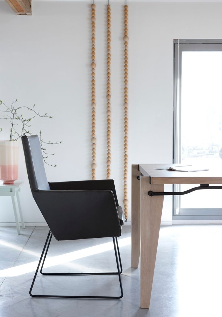 Donna Label | van den Berg Modern dining room