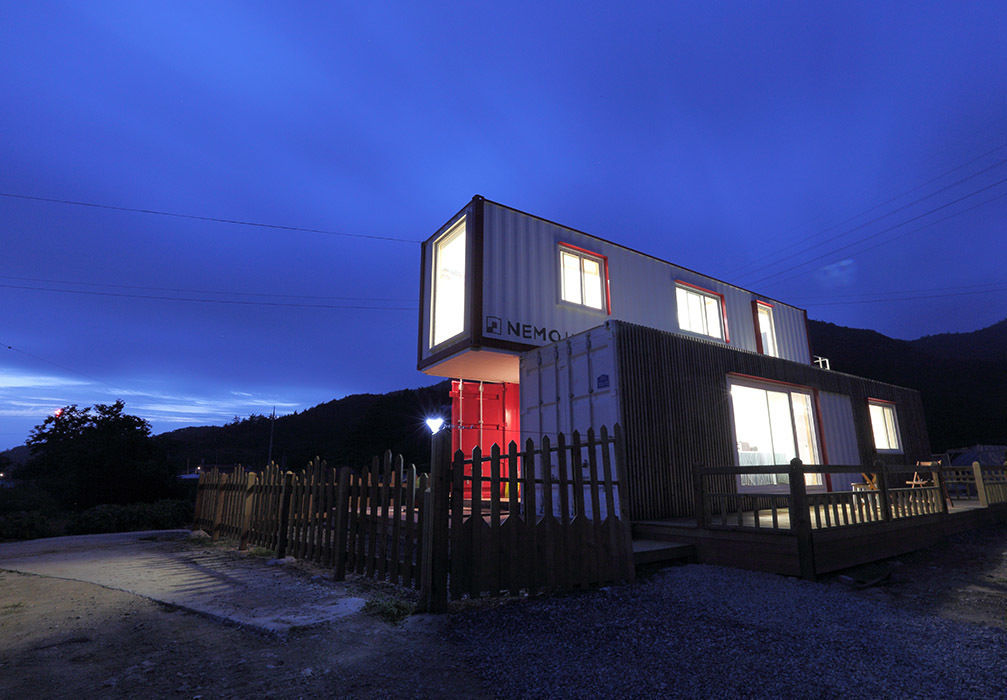 Evening view thinkTREE Architects and Partners Casas modernas: Ideas, diseños y decoración