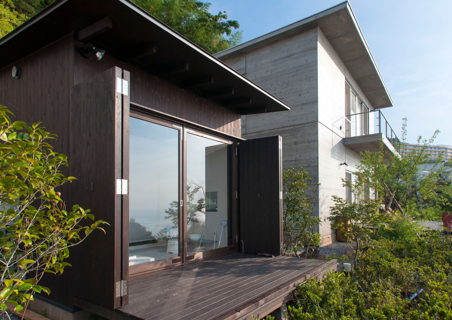 熱海の別荘, 井上洋介建築研究所 井上洋介建築研究所 Casas modernas: Ideas, imágenes y decoración