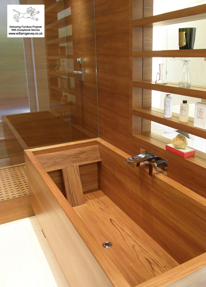 Gorgeous 'standard' teak bath William Garvey Ltd Modern Banyo