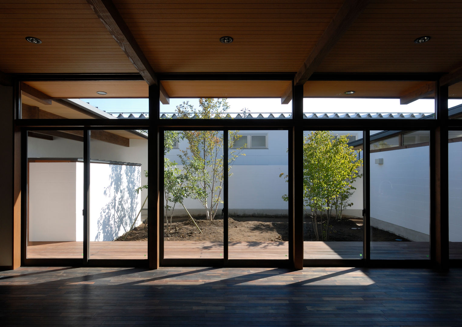 諏訪の住宅, 井上洋介建築研究所 井上洋介建築研究所 Modern living room