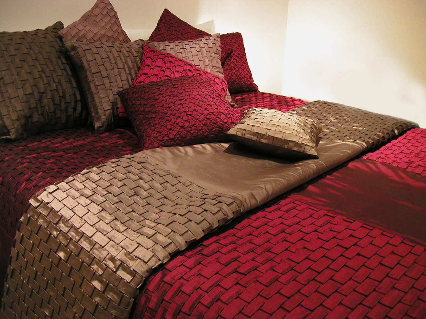 Throw & Cushion Sets, Nitin Goyal London Nitin Goyal London Dormitorios de estilo moderno Textiles