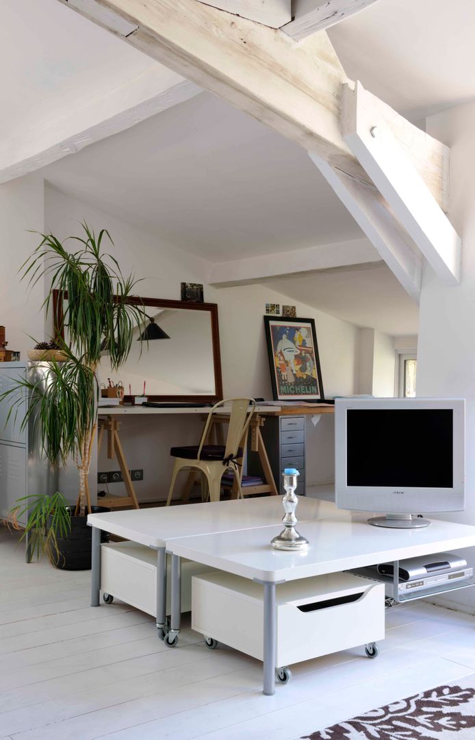 loft sous les toits à Bordeaux, Loftsdesign Loftsdesign مكتب عمل أو دراسة