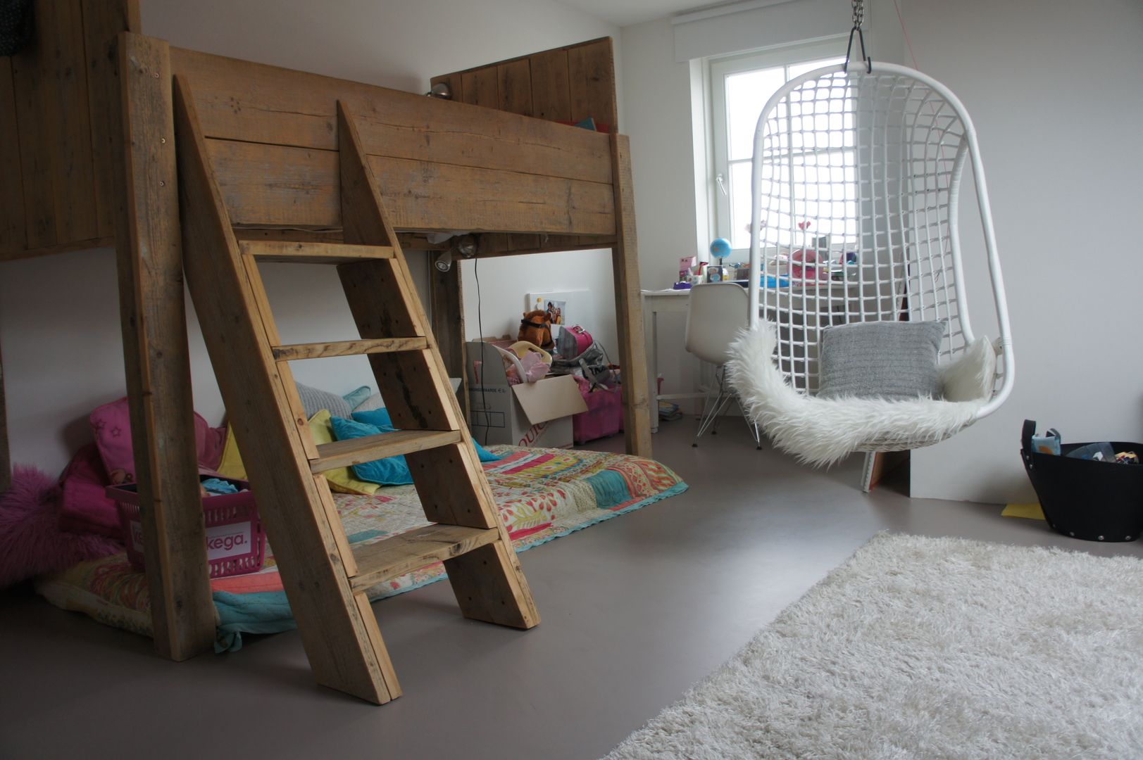 Slaapkamer met een gietvloer, Design Gietvloer Design Gietvloer Cuartos infantiles de estilo moderno