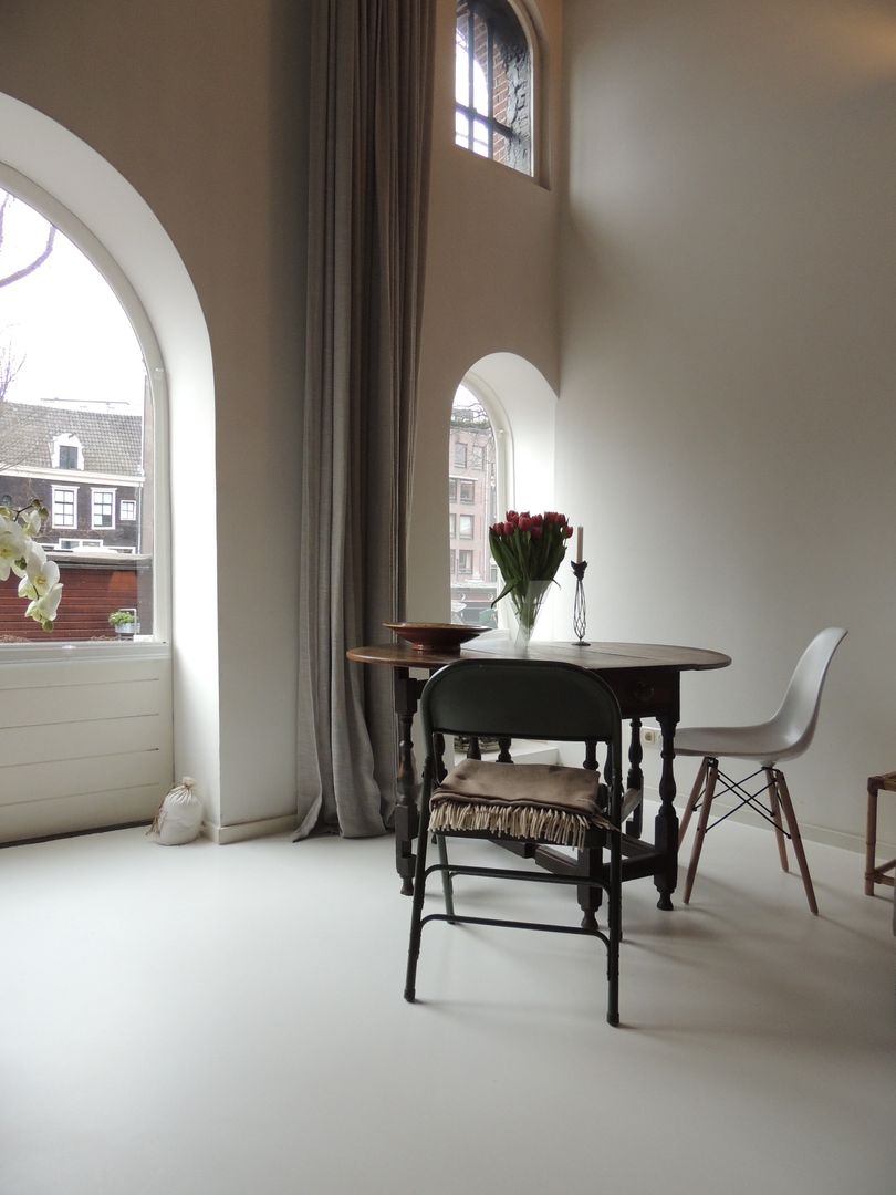 Woonkamers met een gietvloer, Design Gietvloer Design Gietvloer Modern living room