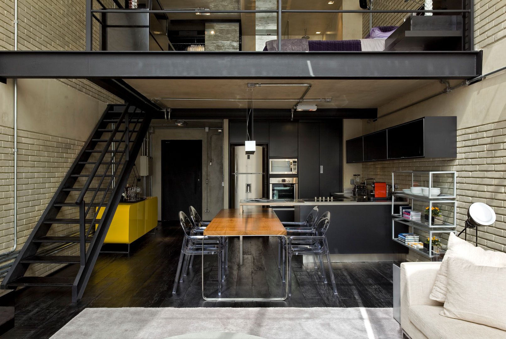 Loft Industrial, DIEGO REVOLLO ARQUITETURA S/S LTDA. DIEGO REVOLLO ARQUITETURA S/S LTDA. مطبخ