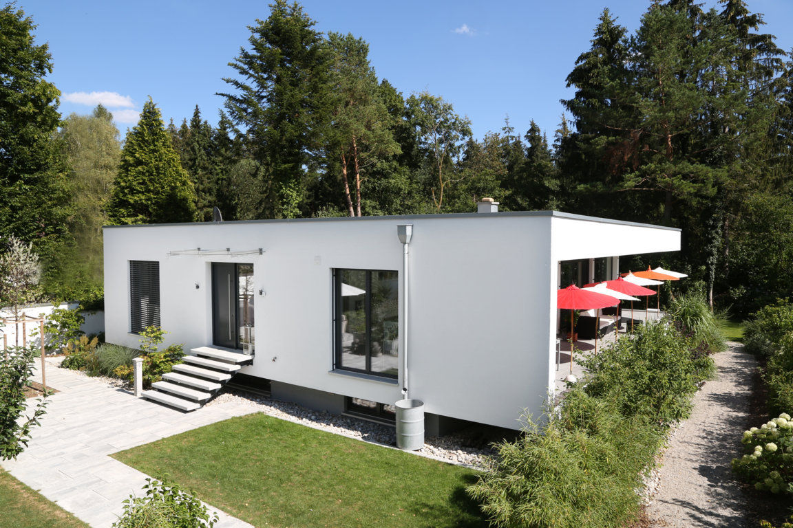 Puristisch und stylish: Bauhaus Villa in München , 2P-raum® Architekten 2P-raum® Architekten Casas de estilo minimalista