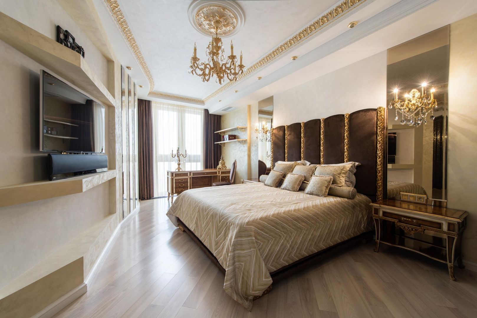 homify Classic style bedroom