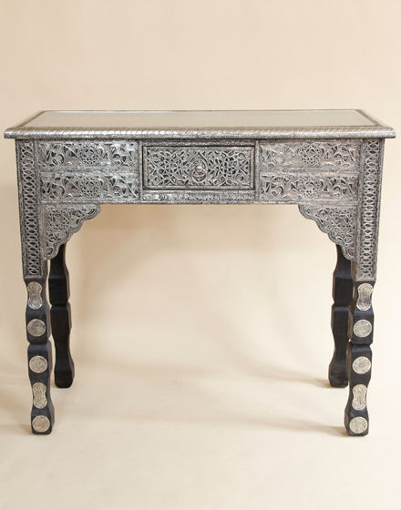 Moroccan Console Table Moroccan Bazaar Salas de estar mediterrânicas Armários e arrumação