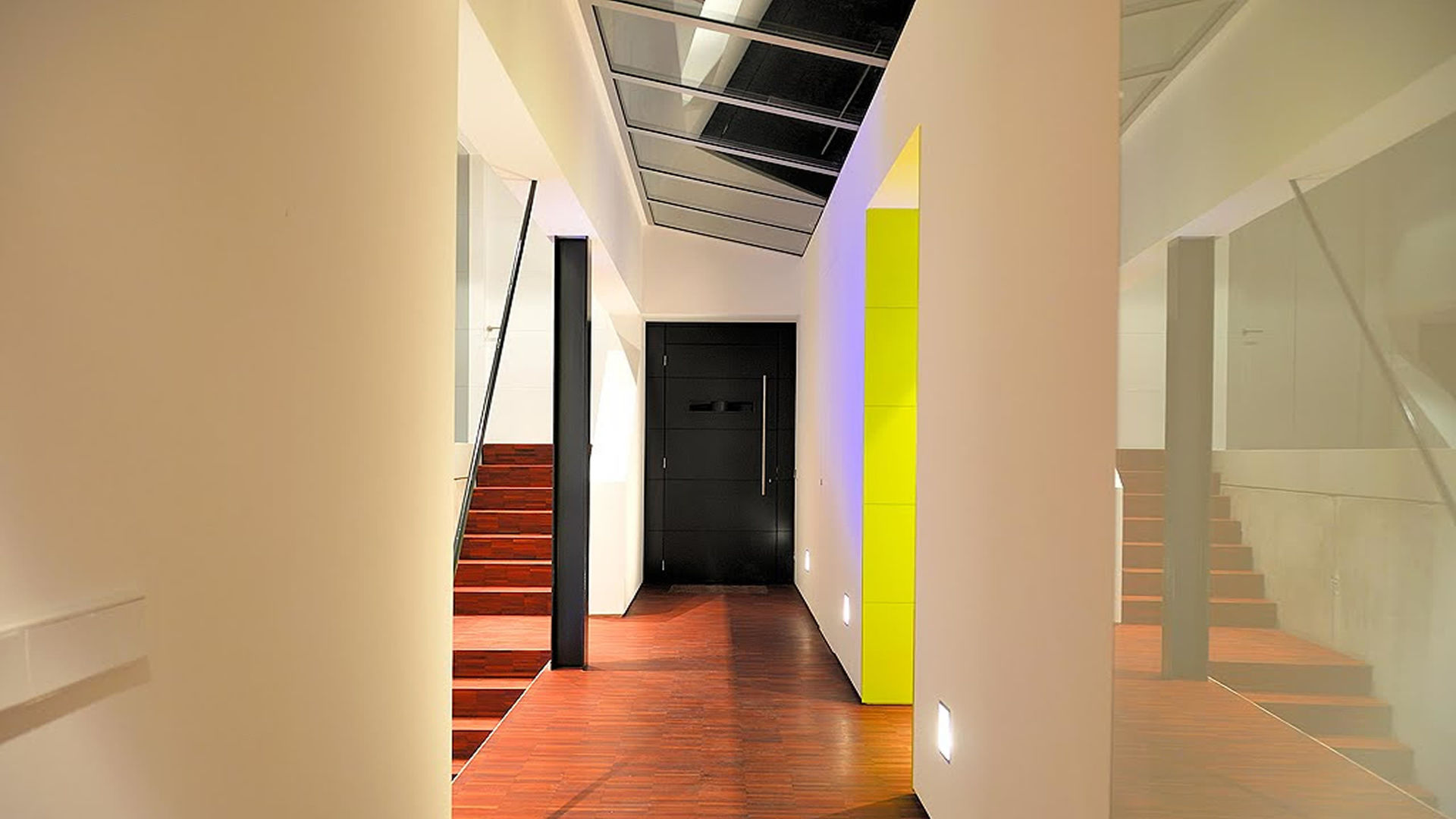 Droomhuis met 'Ambylight', Lab32 architecten Lab32 architecten Modern corridor, hallway & stairs